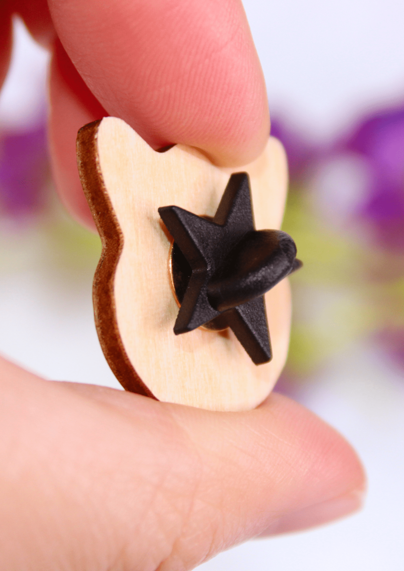 Pin de madera inspirado en Flareon - Imagen 3
