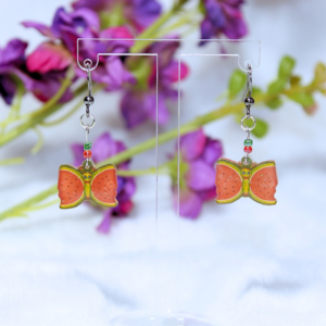 Pendientes de gancho de Sandiposas (fusión entre mariposas y sandías), de nuestra colección original Kawaii Fruit x Animals.