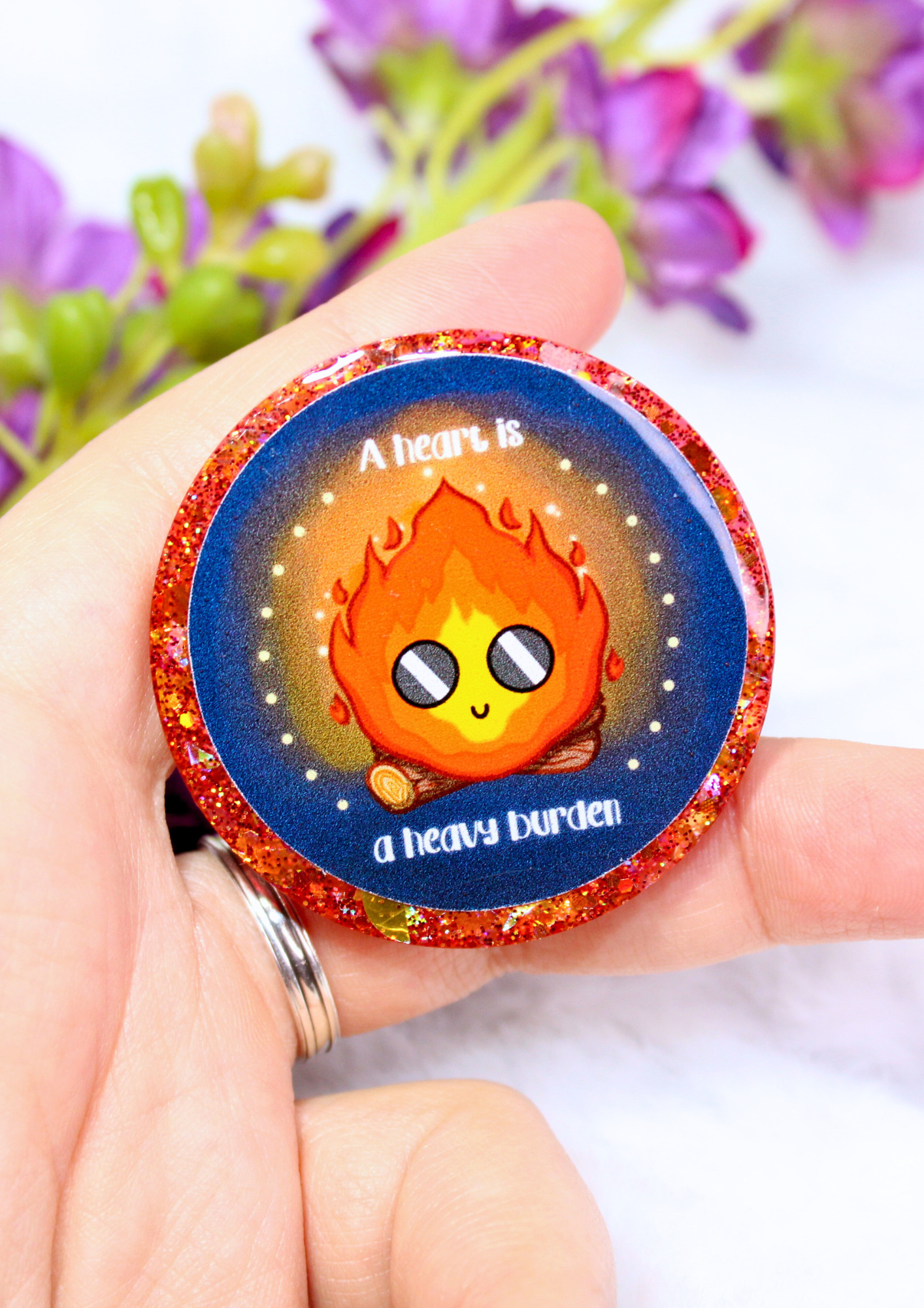 Pop socket de resina inspirado en Calcifer (El Castillo Ambulante) - Imagen 3