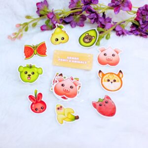Pack de pegatinas de vinilo de nuestra colección kawaii original que mezcla fruta y animales.