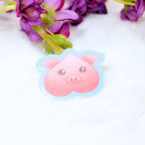 Pin hecho a mano de Cerdocotón, de nuestra Colección Original Kawaii Fruit x Animals.