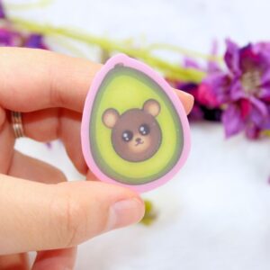 Pin hecho a mano de Osocate, de nuestra Colección Original Kawaii Fruit x Animals.