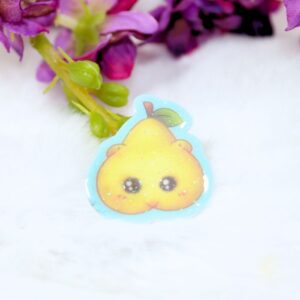 Pin hecho a mano de Perámster, de nuestra Colección Original Kawaii Fruit x Animals.